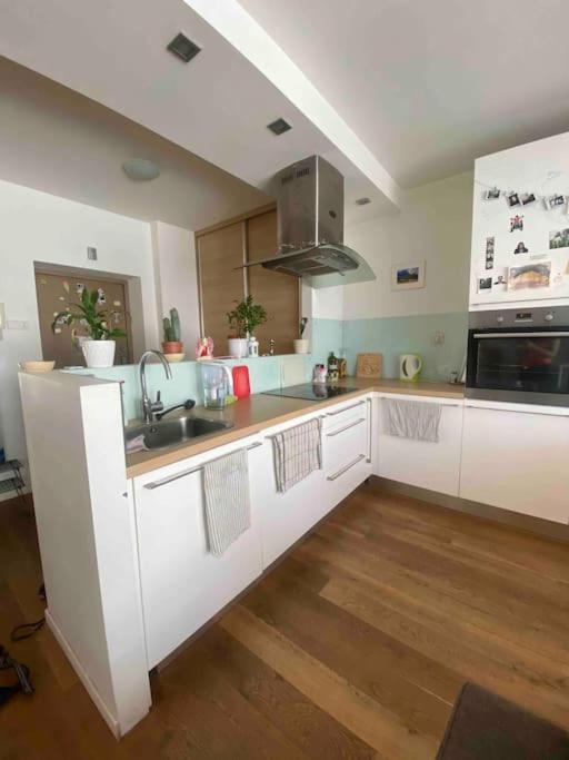 Cozy And Modern In The Center Of *