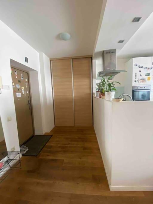 Cozy And Modern In The Center Of